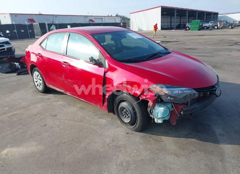 2017 Toyota Corolla LE (VIN 2T1BURHE9HC807135) main photo