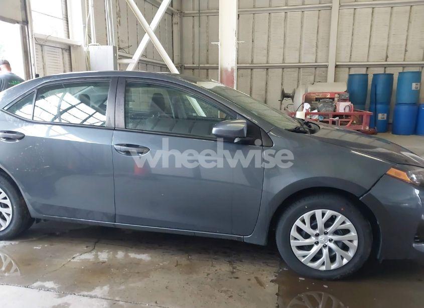 Photo 13 of 2017 Toyota Corolla LE (VIN 2T1BURHE9HC810567)