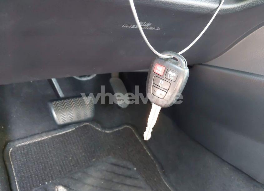 Photo 11 of 2017 Toyota Corolla L/LE/XLE/SE/XSE (VIN 2T1BURHE9HC822458)