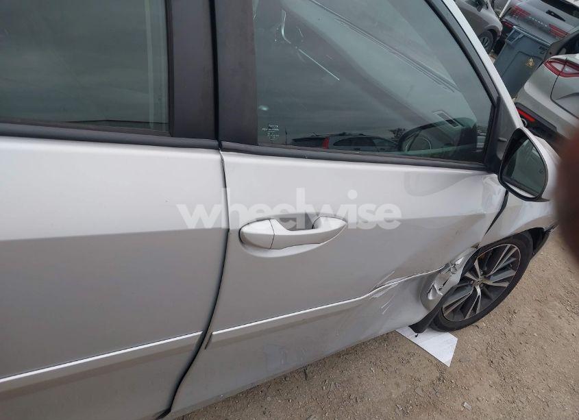 Photo 17 of 2017 Toyota Corolla L/LE/XLE/SE/XSE (VIN 2T1BURHE9HC822458)