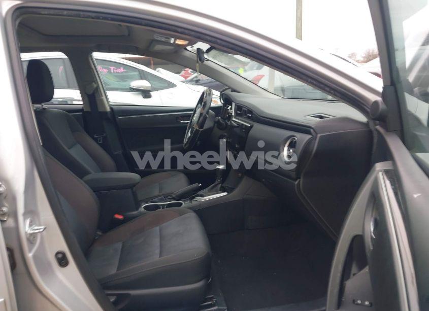 Photo 5 of 2017 Toyota Corolla L/LE/XLE/SE/XSE (VIN 2T1BURHE9HC822458)