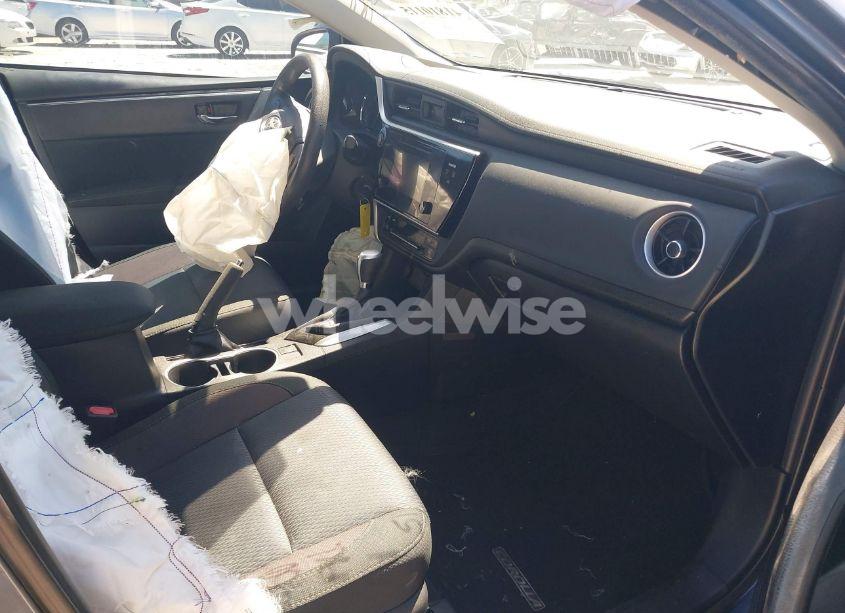 Photo 5 of 2017 Toyota Corolla LE (VIN 2T1BURHE9HC829121)