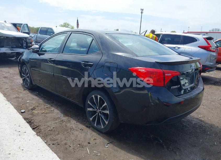 Photo 3 of 2017 Toyota Corolla SE (VIN 2T1BURHE9HC843665)