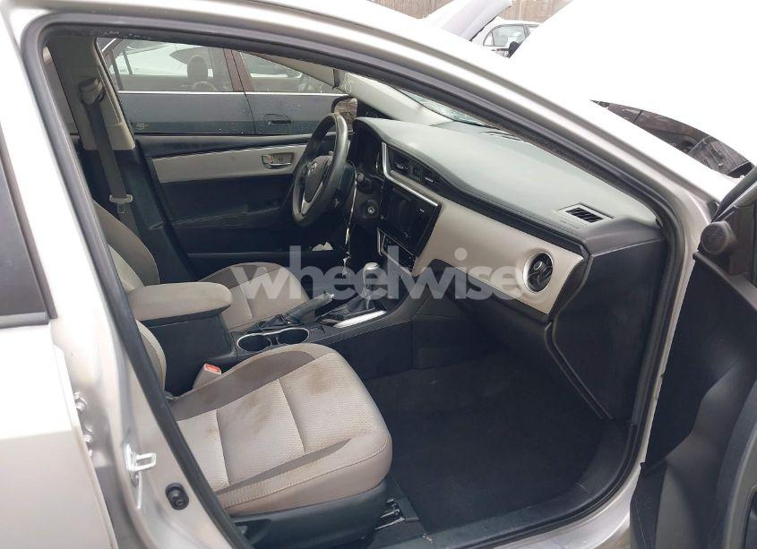 Photo 5 of 2017 Toyota Corolla LE (VIN 2T1BURHE9HC845142)