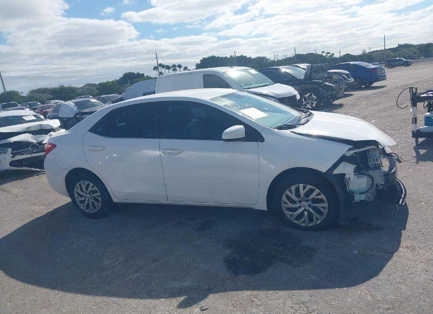 Photo 14 of 2017 Toyota Corolla LE (VIN 2T1BURHE9HC852964)