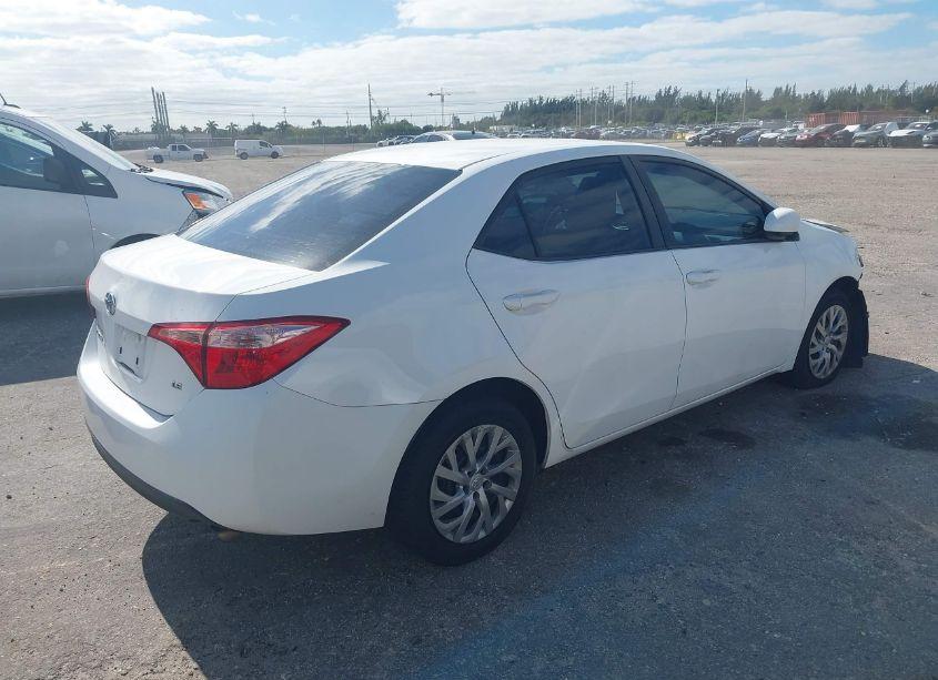 Photo 4 of 2017 Toyota Corolla LE (VIN 2T1BURHE9HC852964)