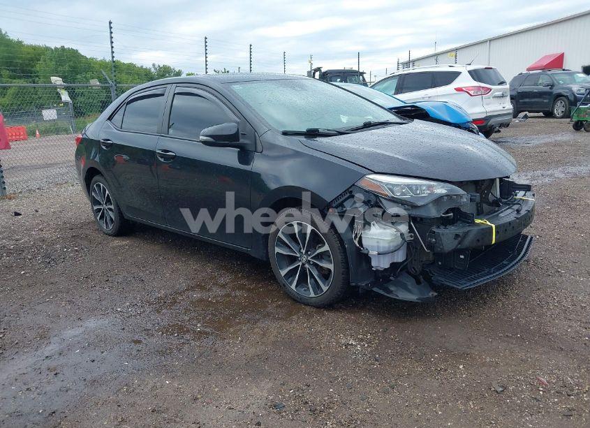 2017 Toyota Corolla SE (VIN 2T1BURHE9HC884104) main photo