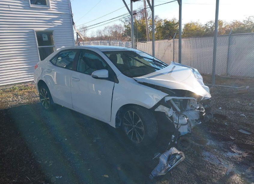 2017 Toyota Corolla SE (VIN 2T1BURHE9HC892462) main photo