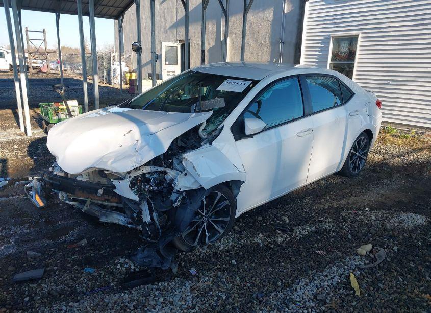 Photo 2 of 2017 Toyota Corolla SE (VIN 2T1BURHE9HC892462)