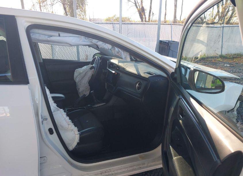 Photo 5 of 2017 Toyota Corolla SE (VIN 2T1BURHE9HC892462)