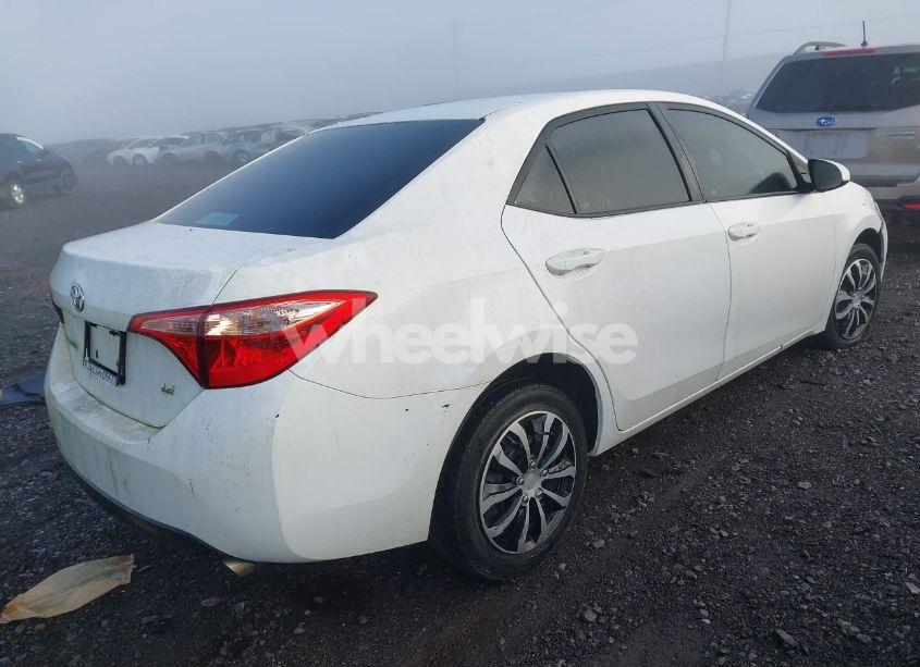 Photo 4 of 2017 Toyota Corolla LE (VIN 2T1BURHE9HC896012)