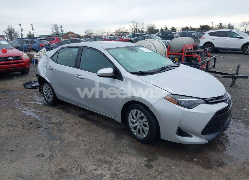 2017 Toyota Corolla LE (VIN 2T1BURHE9HC926593) main photo