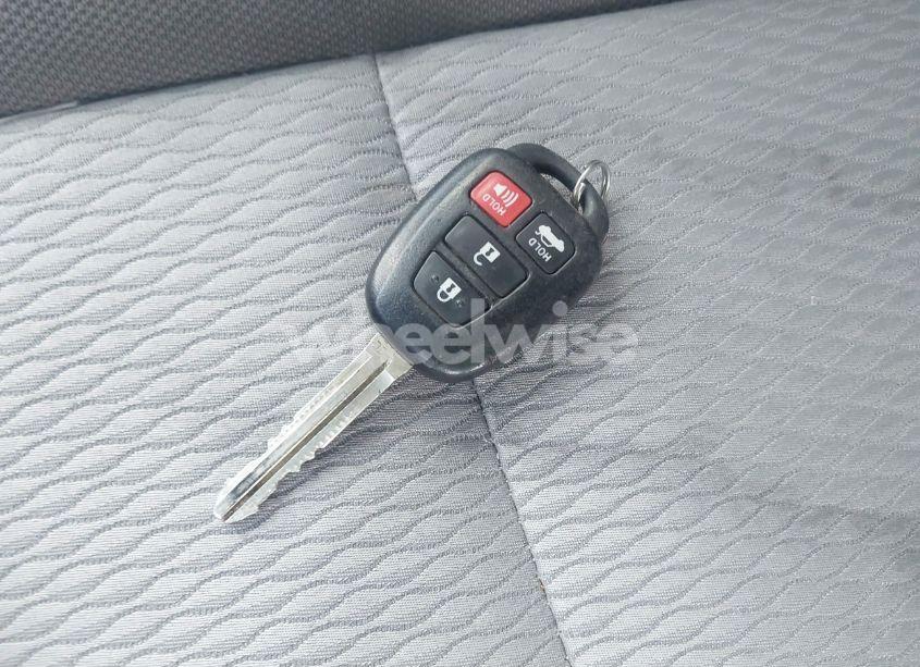 Photo 11 of 2017 Toyota Corolla LE (VIN 2T1BURHE9HC927436)