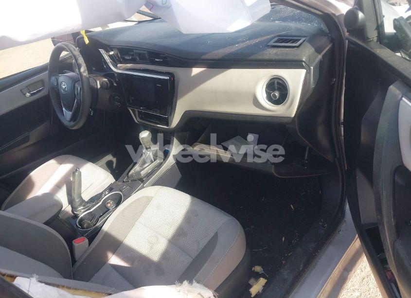 Photo 5 of 2017 Toyota Corolla LE (VIN 2T1BURHE9HC927436)