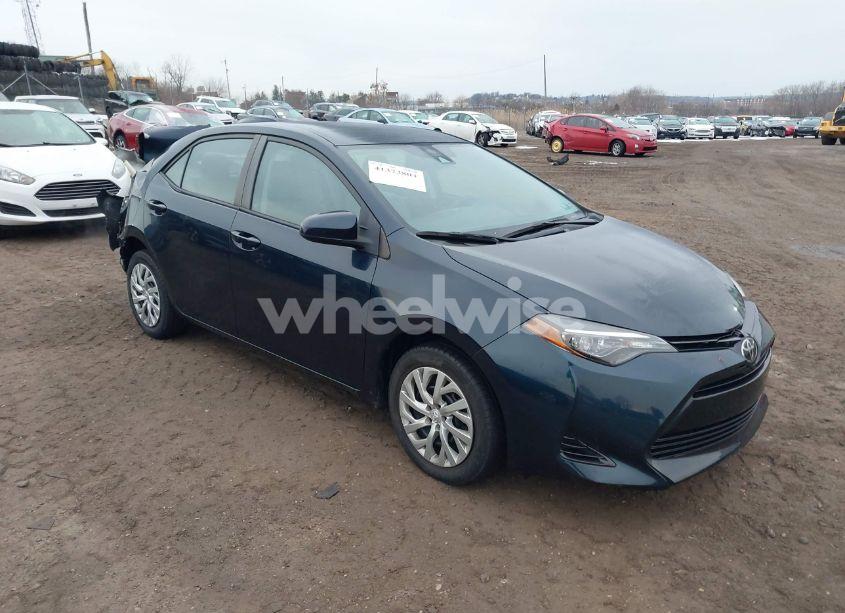 2017 Toyota Corolla LE (VIN 2T1BURHE9HC954121) main photo