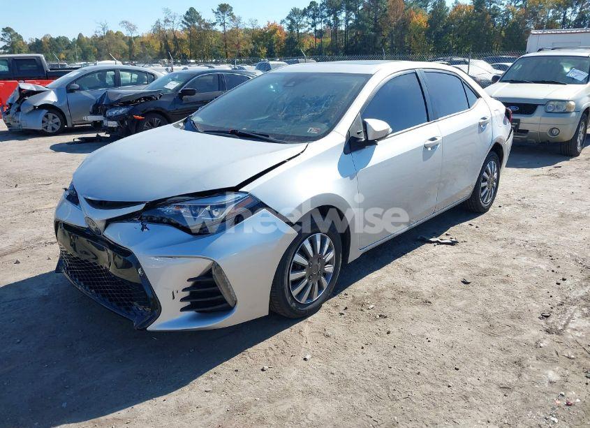 Photo 2 of 2017 Toyota Corolla SE (VIN 2T1BURHE9HC954586)
