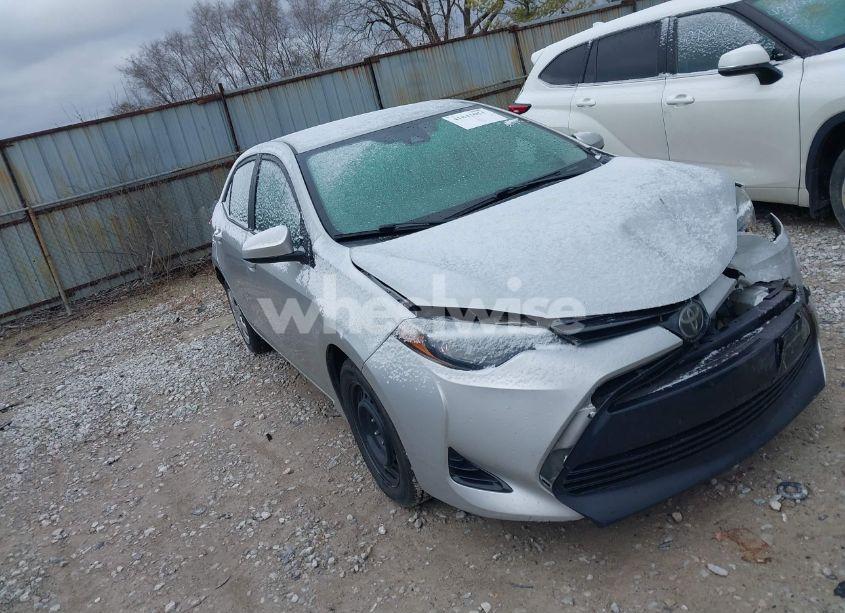 2017 Toyota Corolla LE (VIN 2T1BURHE9HC960176) main photo