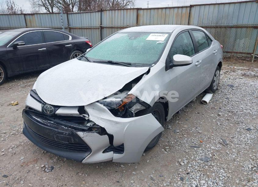 Photo 2 of 2017 Toyota Corolla LE (VIN 2T1BURHE9HC960176)