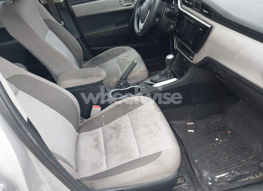 Photo 5 of 2017 Toyota Corolla LE (VIN 2T1BURHE9HC960176)