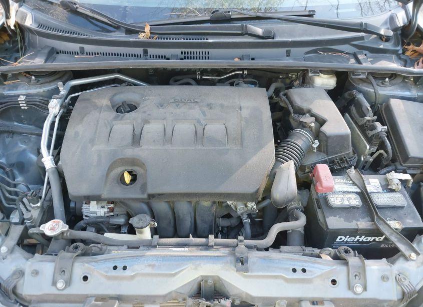 Photo 10 of 2018 Toyota Corolla LE (VIN 2T1BURHE9JC002239)