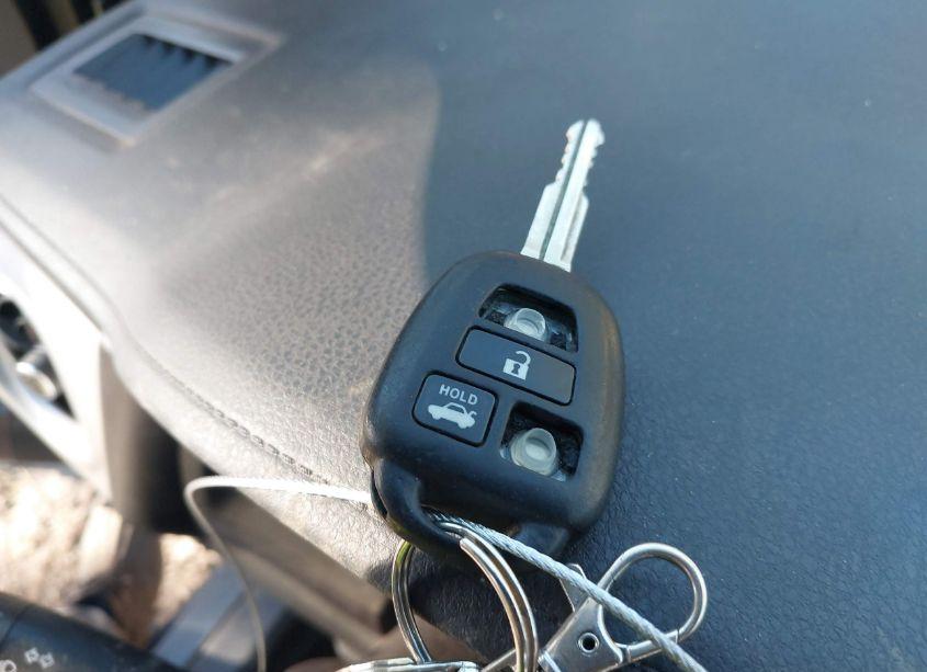 Photo 11 of 2018 Toyota Corolla LE (VIN 2T1BURHE9JC002239)