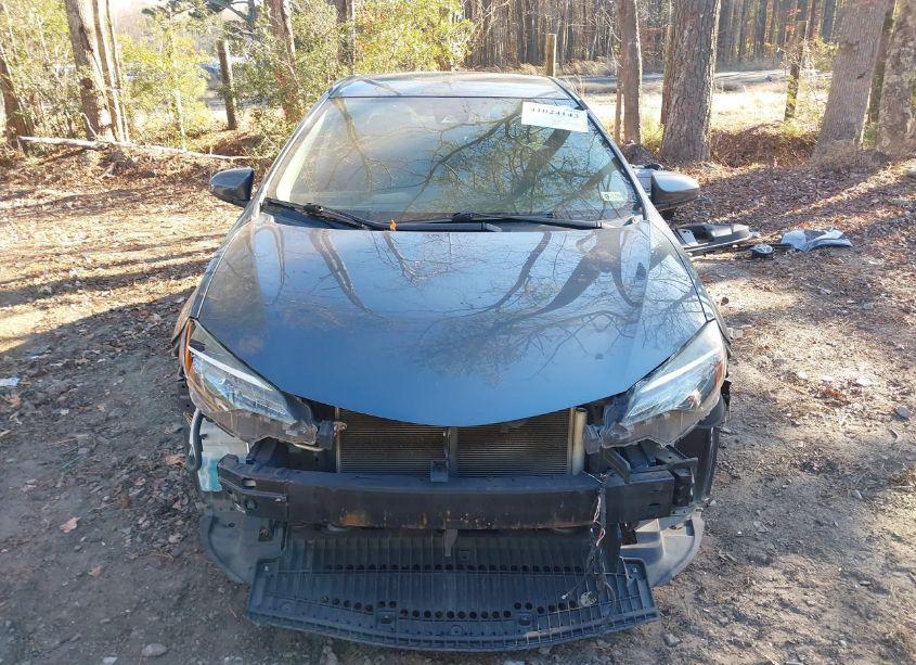 Photo 13 of 2018 Toyota Corolla LE (VIN 2T1BURHE9JC002239)