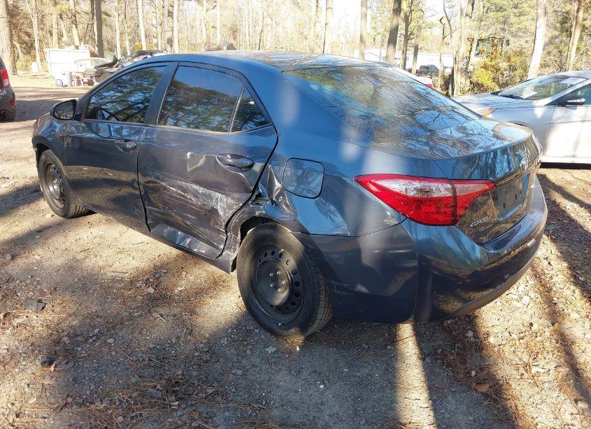 Photo 3 of 2018 Toyota Corolla LE (VIN 2T1BURHE9JC002239)