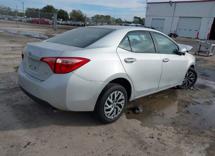 Photo 4 of 2018 Toyota Corolla LE (VIN 2T1BURHE9JC002306)
