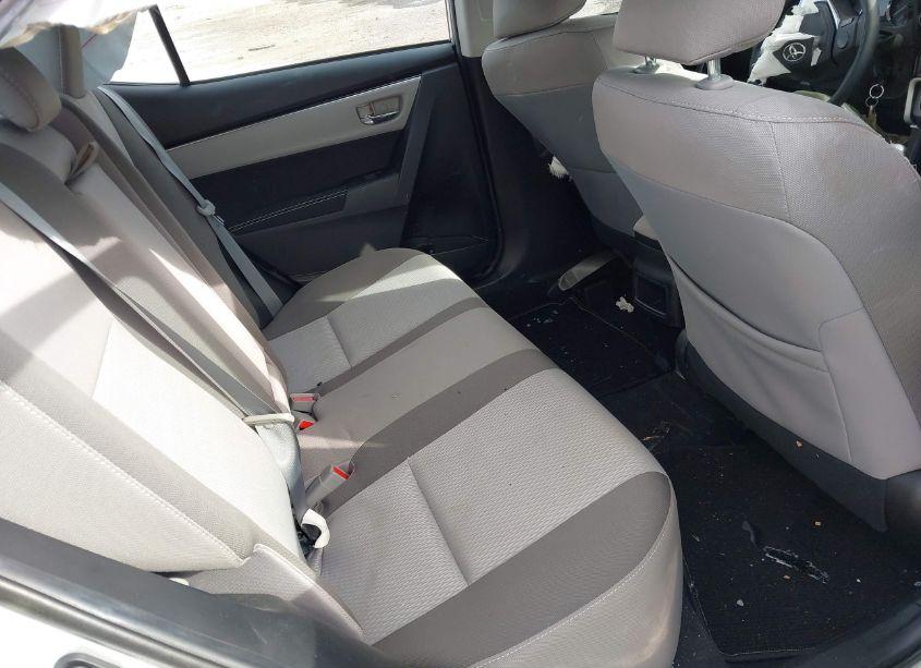 Photo 8 of 2018 Toyota Corolla LE (VIN 2T1BURHE9JC002306)