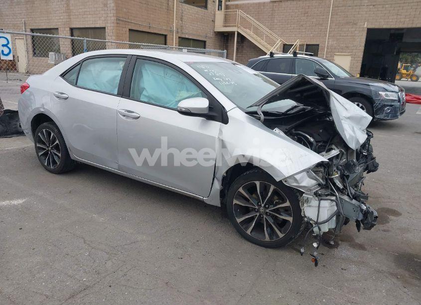 2018 Toyota Corolla SE (VIN 2T1BURHE9JC002645) main photo