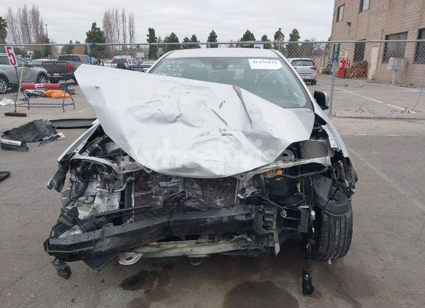 Photo 13 of 2018 Toyota Corolla SE (VIN 2T1BURHE9JC002645)