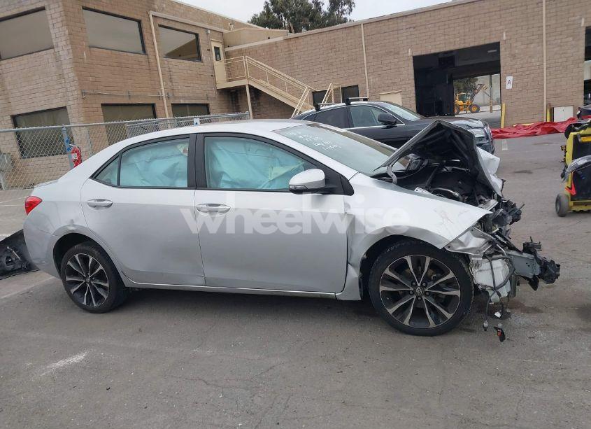 Photo 14 of 2018 Toyota Corolla SE (VIN 2T1BURHE9JC002645)