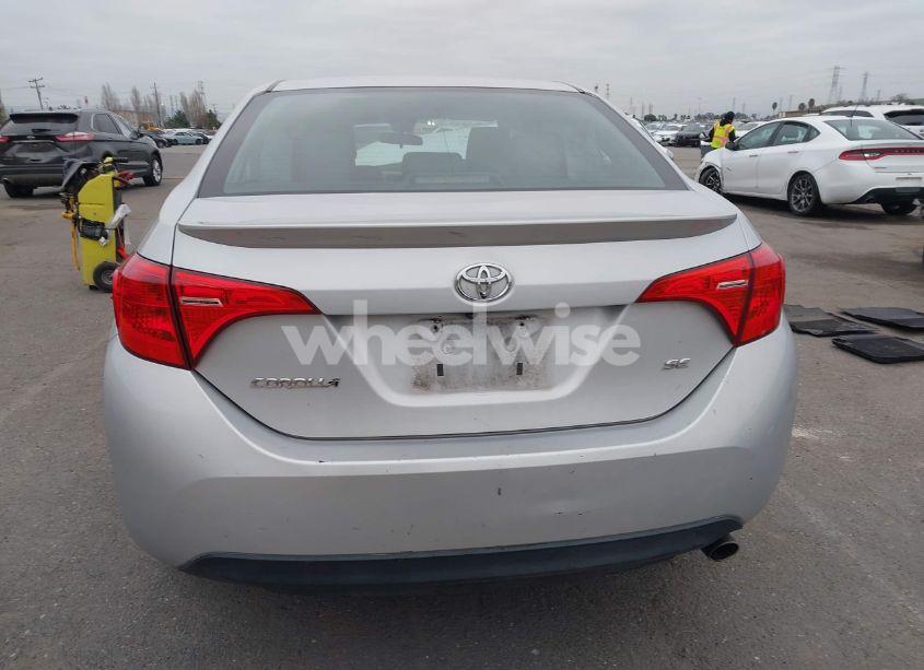 Photo 17 of 2018 Toyota Corolla SE (VIN 2T1BURHE9JC002645)