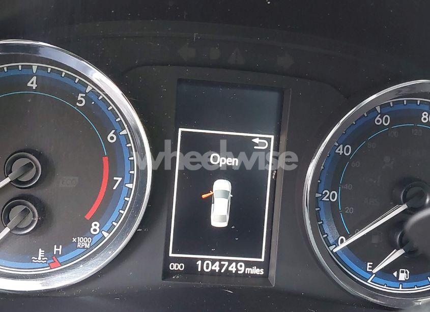 Photo 7 of 2018 Toyota Corolla SE (VIN 2T1BURHE9JC002645)