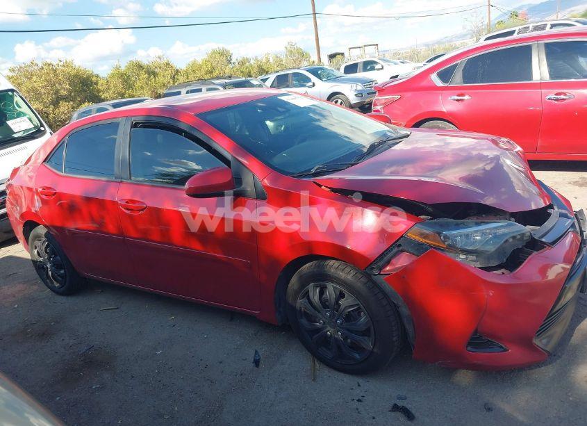 Photo 14 of 2018 Toyota Corolla LE (VIN 2T1BURHE9JC018442)