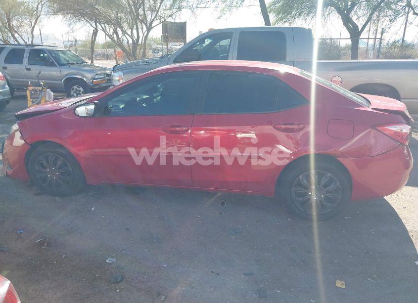 Photo 15 of 2018 Toyota Corolla LE (VIN 2T1BURHE9JC018442)