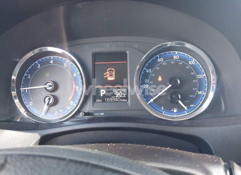 Photo 7 of 2018 Toyota Corolla LE (VIN 2T1BURHE9JC018442)