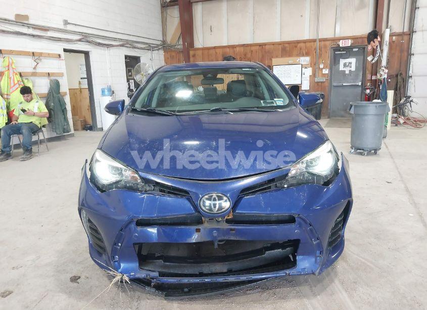 Photo 13 of 2018 Toyota Corolla SE (VIN 2T1BURHE9JC018666)