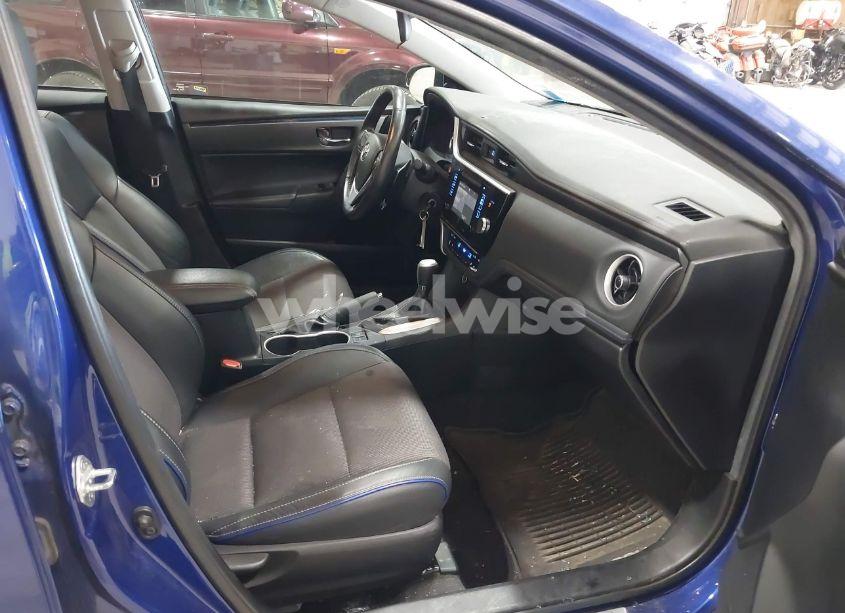 Photo 5 of 2018 Toyota Corolla SE (VIN 2T1BURHE9JC018666)