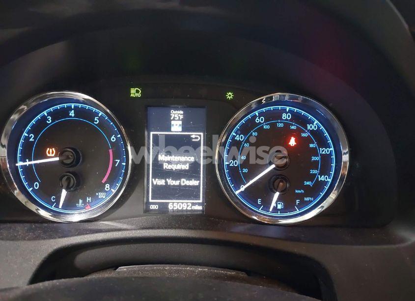 Photo 7 of 2018 Toyota Corolla SE (VIN 2T1BURHE9JC018666)