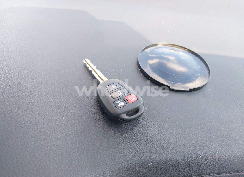 Photo 11 of 2018 Toyota Corolla LE (VIN 2T1BURHE9JC020238)