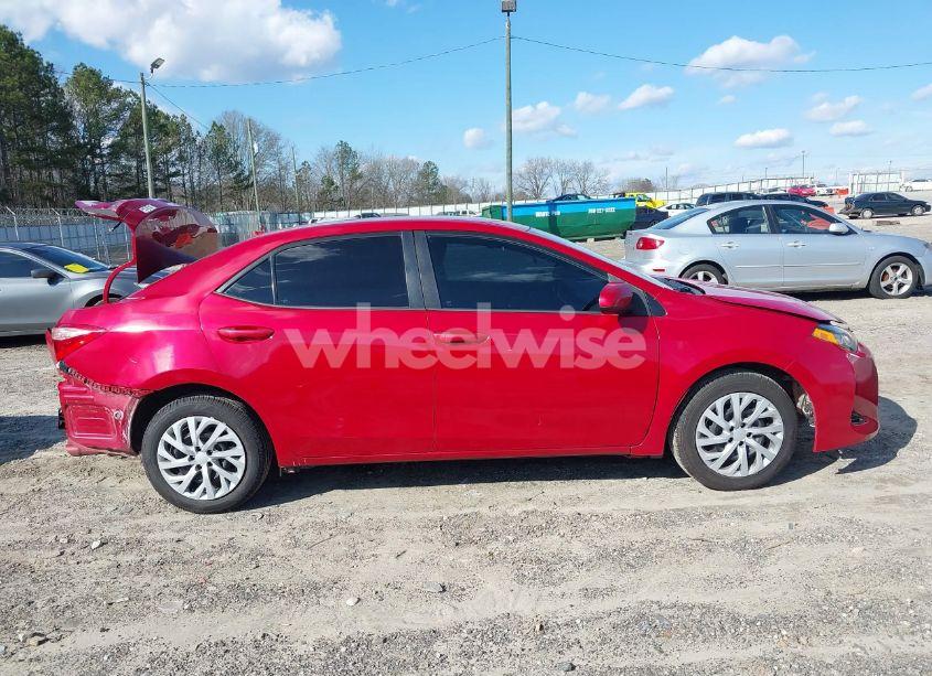 Photo 14 of 2018 Toyota Corolla LE (VIN 2T1BURHE9JC020238)