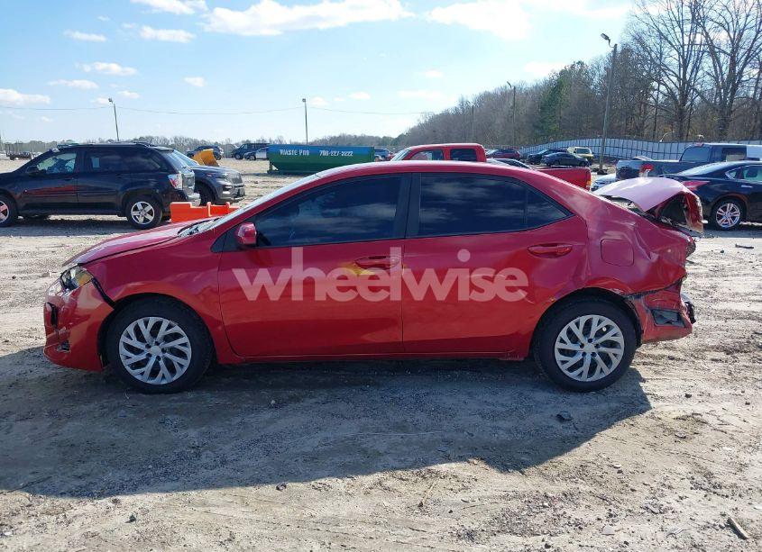 Photo 15 of 2018 Toyota Corolla LE (VIN 2T1BURHE9JC020238)