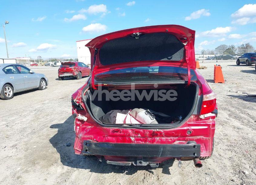 Photo 17 of 2018 Toyota Corolla LE (VIN 2T1BURHE9JC020238)