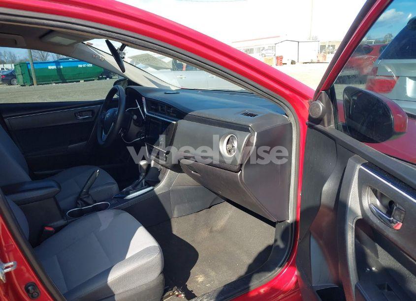 Photo 5 of 2018 Toyota Corolla LE (VIN 2T1BURHE9JC020238)