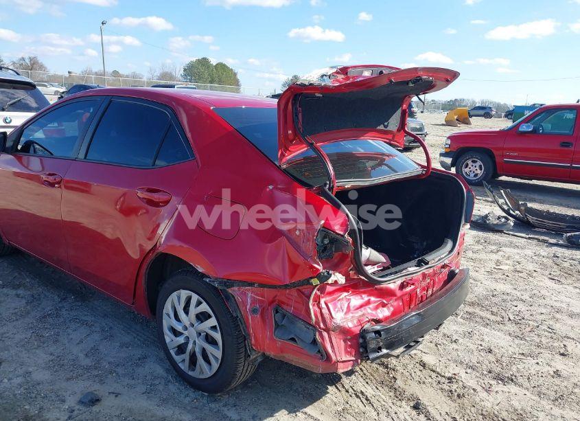 Photo 6 of 2018 Toyota Corolla LE (VIN 2T1BURHE9JC020238)