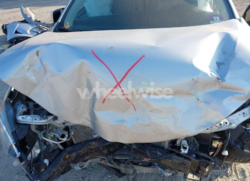 Photo 10 of 2018 Toyota Corolla LE (VIN 2T1BURHE9JC022863)