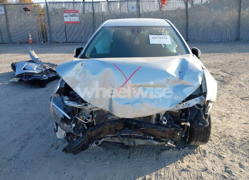 Photo 13 of 2018 Toyota Corolla LE (VIN 2T1BURHE9JC022863)