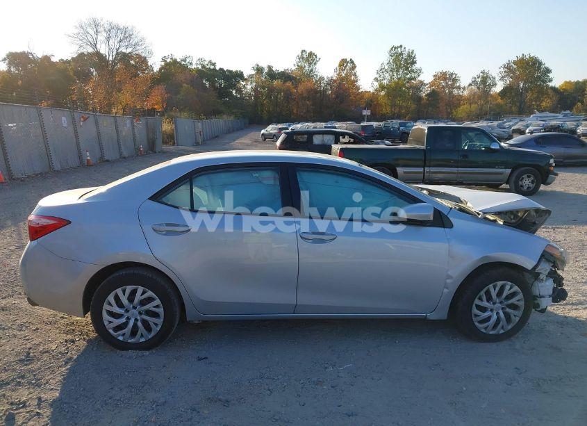 Photo 14 of 2018 Toyota Corolla LE (VIN 2T1BURHE9JC022863)