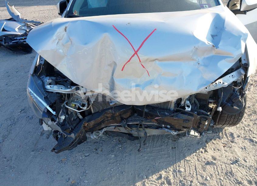 Photo 6 of 2018 Toyota Corolla LE (VIN 2T1BURHE9JC022863)